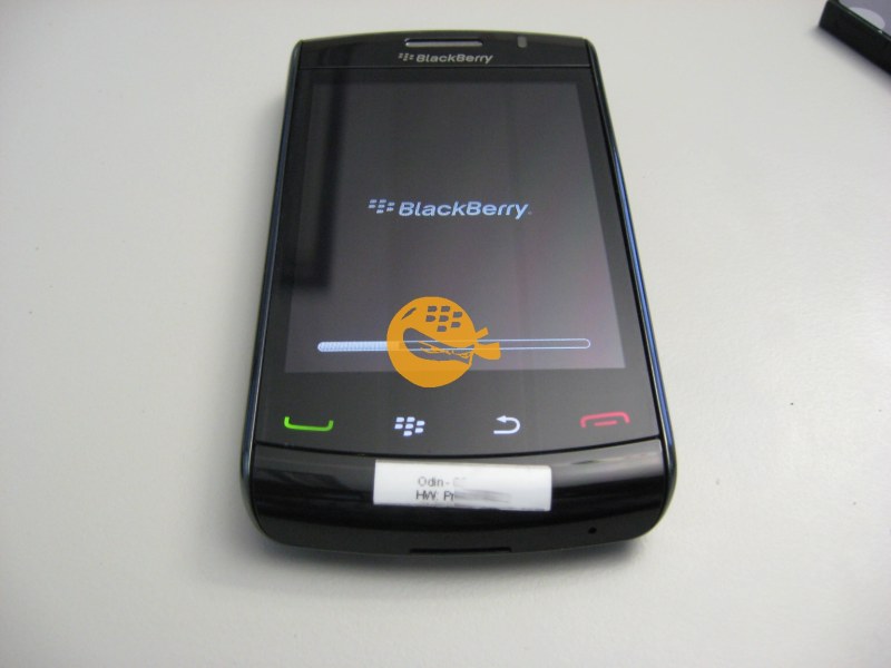   BlackBerry Storm2 9550 gsmarena_001.jpg