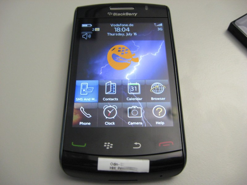   BlackBerry Storm2 9550 gsmarena_005.jpg